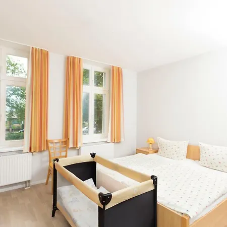 公寓 Apartmenthaus Am Grienericksee 赖因斯贝格